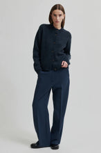 Afbeelding in Gallery-weergave laden, EVIE classic trousers blauw