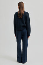 Afbeelding in Gallery-weergave laden, EVIE classic trousers blauw