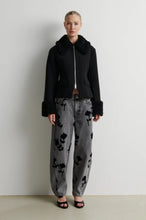 Afbeelding in Gallery-weergave laden, LAWRISSA denim barrel jeans