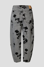 Afbeelding in Gallery-weergave laden, LAWRISSA denim barrel jeans