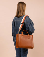 Afbeelding in Gallery-weergave laden, Webbing Strap striped copper / white / cognac leather