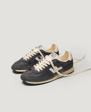 Afbeelding in Gallery-weergave laden, MARATHON CLUB SCARLET - antraciet