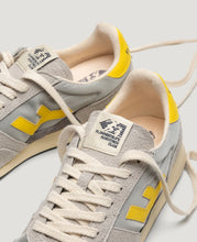 Afbeelding in Gallery-weergave laden, MARATHON CLUB SCARLET - gray lemon