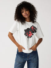 Afbeelding in Gallery-weergave laden, MILA t-shirt