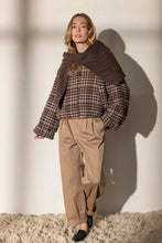 Afbeelding in Gallery-weergave laden, CIDORE Woolen check bomber jacket brown check