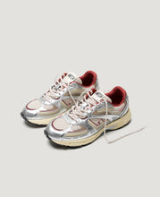 Afbeelding in Gallery-weergave laden, WAIROA | silver merlot sneakers