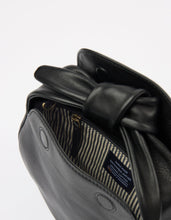 Afbeelding in Gallery-weergave laden, COCO croissant