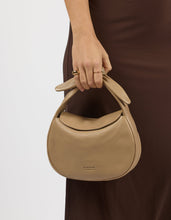 Afbeelding in Gallery-weergave laden, COCO croissant