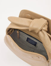 Afbeelding in Gallery-weergave laden, COCO croissant