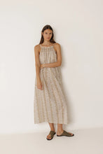 Afbeelding in Gallery-weergave laden, STAMP-PRINT HALTER DRESS - vestido