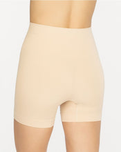 Afbeelding in Gallery-weergave laden, Thinsticts - Mid thigh shorts