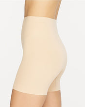 Afbeelding in Gallery-weergave laden, Thinsticts - Mid thigh shorts
