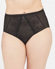 Afbeelding in Gallery-weergave laden, Spotlight on Lace - Brief