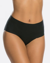 Afbeelding in Gallery-weergave laden, Undie-Tectable Brief