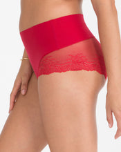 Afbeelding in Gallery-weergave laden, Undie-Tectable Lace Hi-Hipster red