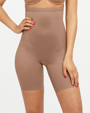 Afbeelding in Gallery-weergave laden, Thinstincts 2.0 High-Waisted Mid-Thigh Short