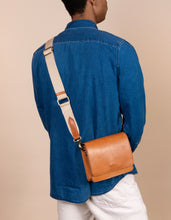 Afbeelding in Gallery-weergave laden, Webbing Strap herringbone/sand/cognac