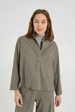 Afbeelding in Gallery-weergave laden, MAELIE scottie blouse
