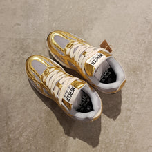 Afbeelding in Gallery-weergave laden, THE RE RUN sneakers | goud
