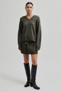 BROOK knit loose v-neck