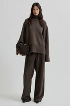 Afbeelding in Gallery-weergave laden, ALPHA KNIT T-NECK

