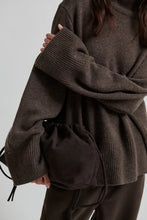 Afbeelding in Gallery-weergave laden, ALPHA KNIT T-NECK

