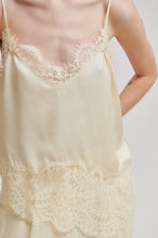 Afbeelding in Gallery-weergave laden, WILINA STRAP TOP
