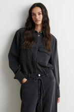 Afbeelding in Gallery-weergave laden, IRVANA denim shirt
