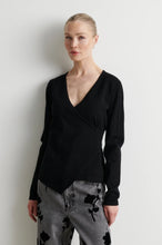 Afbeelding in Gallery-weergave laden, STINA knit wrap V-neck
