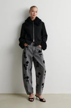 Afbeelding in Gallery-weergave laden, LAWRISSA denim barrel jeans
