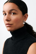 Afbeelding in Gallery-weergave laden, Autumn Leaf oorbellen
