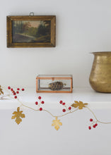 Afbeelding in Gallery-weergave laden, Oak red berry garland
