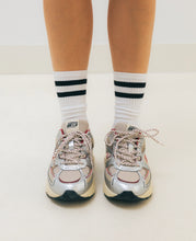 Afbeelding in Gallery-weergave laden, WAIROA | silver merlot sneakers
