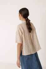Afbeelding in Gallery-weergave laden, OVERSIZE BLOCK-PRINT SHIRT

