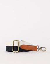 Afbeelding in Gallery-weergave laden, Webbing Strap striped black / white / cognac leather
