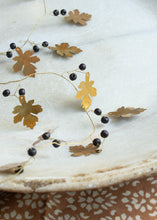 Afbeelding in Gallery-weergave laden, Garland oak black berries
