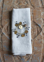 Afbeelding in Gallery-weergave laden, Napkin ring black wooden bead
