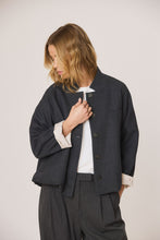 Afbeelding in Gallery-weergave laden, JACKET WITH ELASTIC HEM
