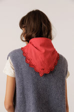 Afbeelding in Gallery-weergave laden, EMBROIDERED VOILE HANDKERCHIEF
