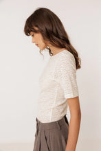 Afbeelding in Gallery-weergave laden, SLIM CIRCULAR JACQUARD T-SHIRT
