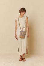 Afbeelding in Gallery-weergave laden, RAFFIA BUCKET BAG
