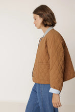 Afbeelding in Gallery-weergave laden, REVERSIBLE QUILTED COAT - abrigo
