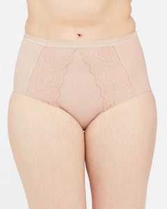 Spotlight on Lace - Brief