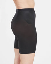 Afbeelding in Gallery-weergave laden, Thinstincts 2.0 - Mid-Thigh Short
