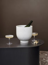 Afbeelding in Gallery-weergave laden, RIPPLE CHAMPAGNE SAUCERS
