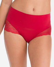 Afbeelding in Gallery-weergave laden, Undie-Tectable Lace Hi-Hipster red
