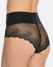 Afbeelding in Gallery-weergave laden, Undie-Tectable Lace Hi-Hipster
