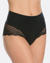 Afbeelding in Gallery-weergave laden, Undie-Tectable Lace Hi-Hipster
